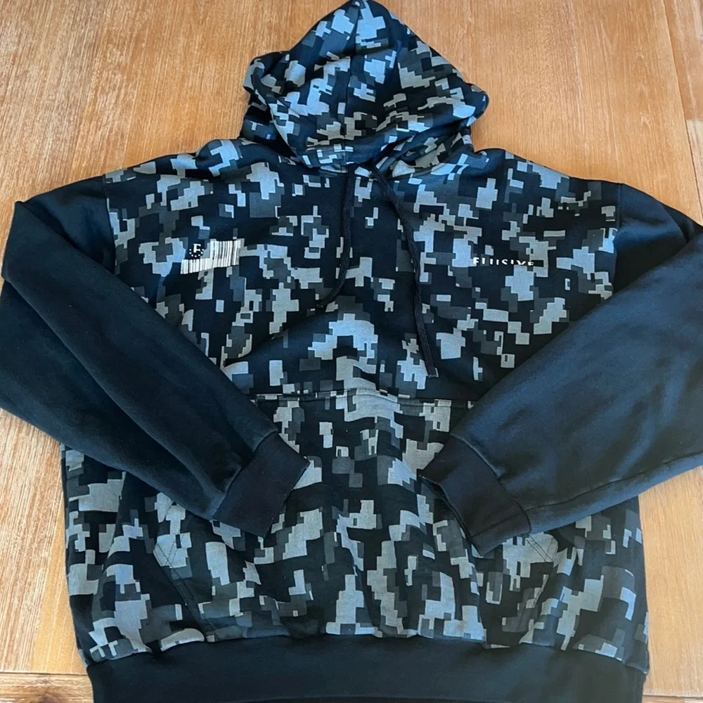 Elusive Ca hoodie. Size L. EUC.